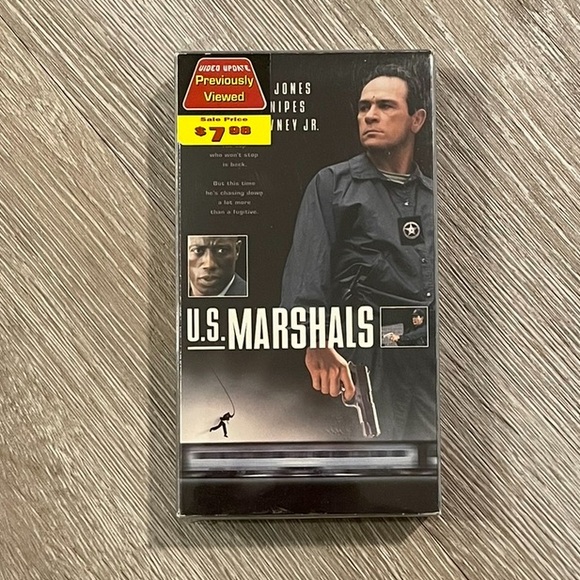 EUC U.S. Marshall’s VHS Movie with Sam Gerard and his team from “The Fugitive” - Picture 2 of 5